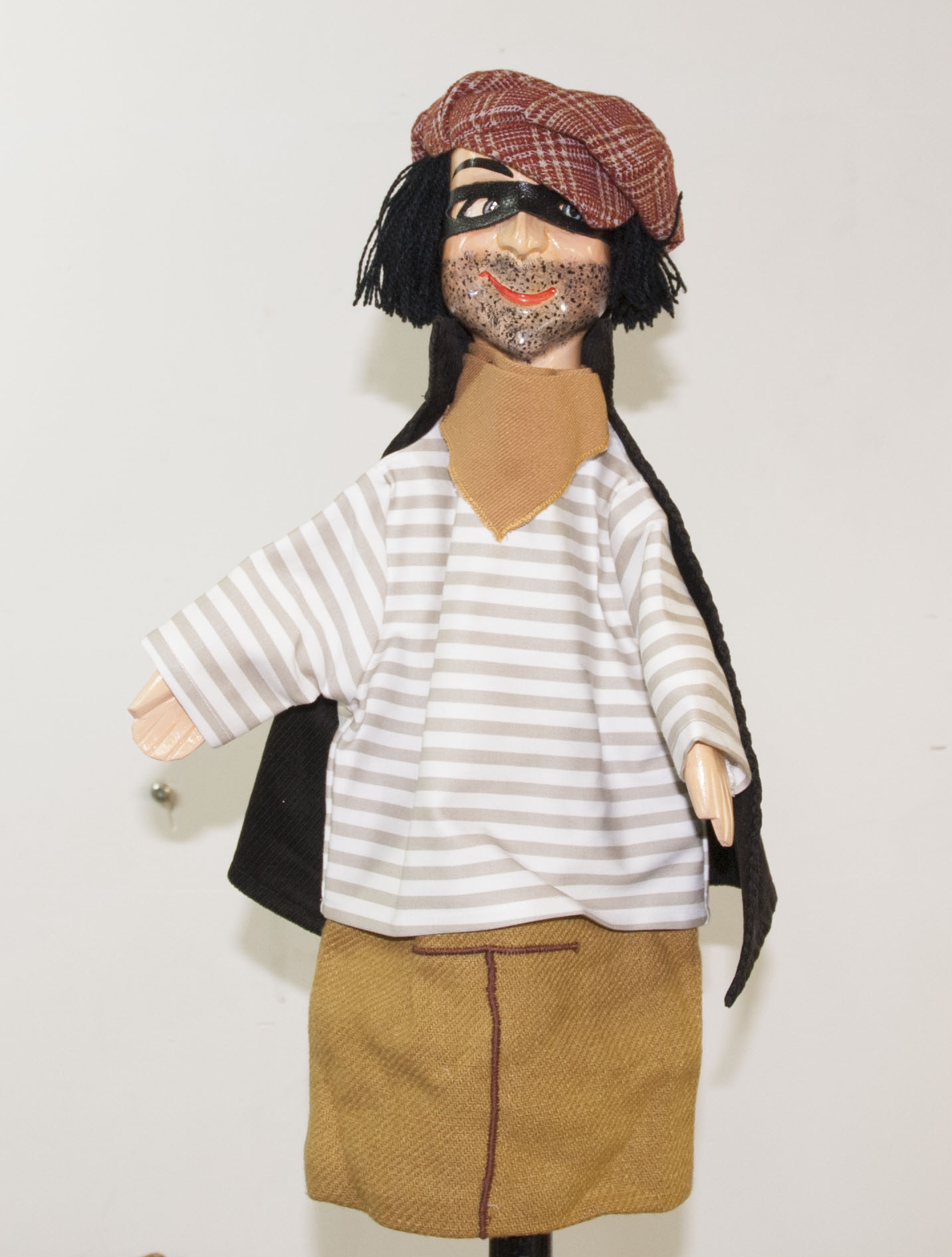 Marionnette Guignol Artisanal en bois – Vieux Lyon Souvenirs